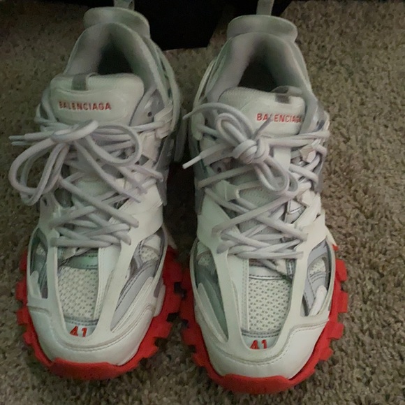 Balenciaga - Picture 1 of 6